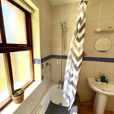 Simple Guest In County Kerry * Milltown (Kerry)